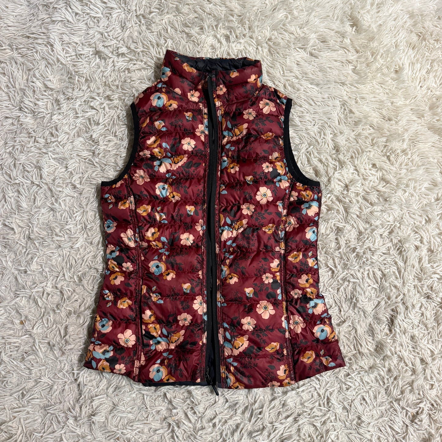 Women’s Small Black/Red Floral Dover Reversible Horseback Riding Puffer Vest