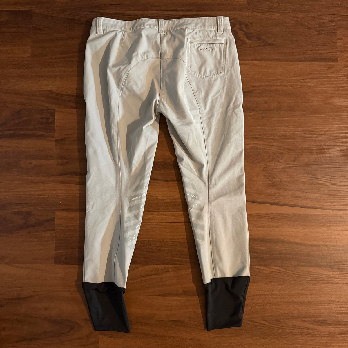 Women’s Size IT44 Tan Animo Knee Patch Horseback Riding Breeches