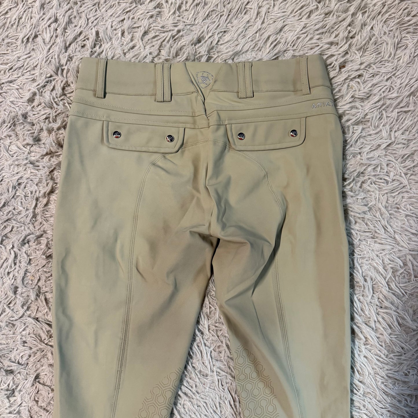 Women’s Size 30R Tan Ariat Knee Patch Horseback Riding Breeches