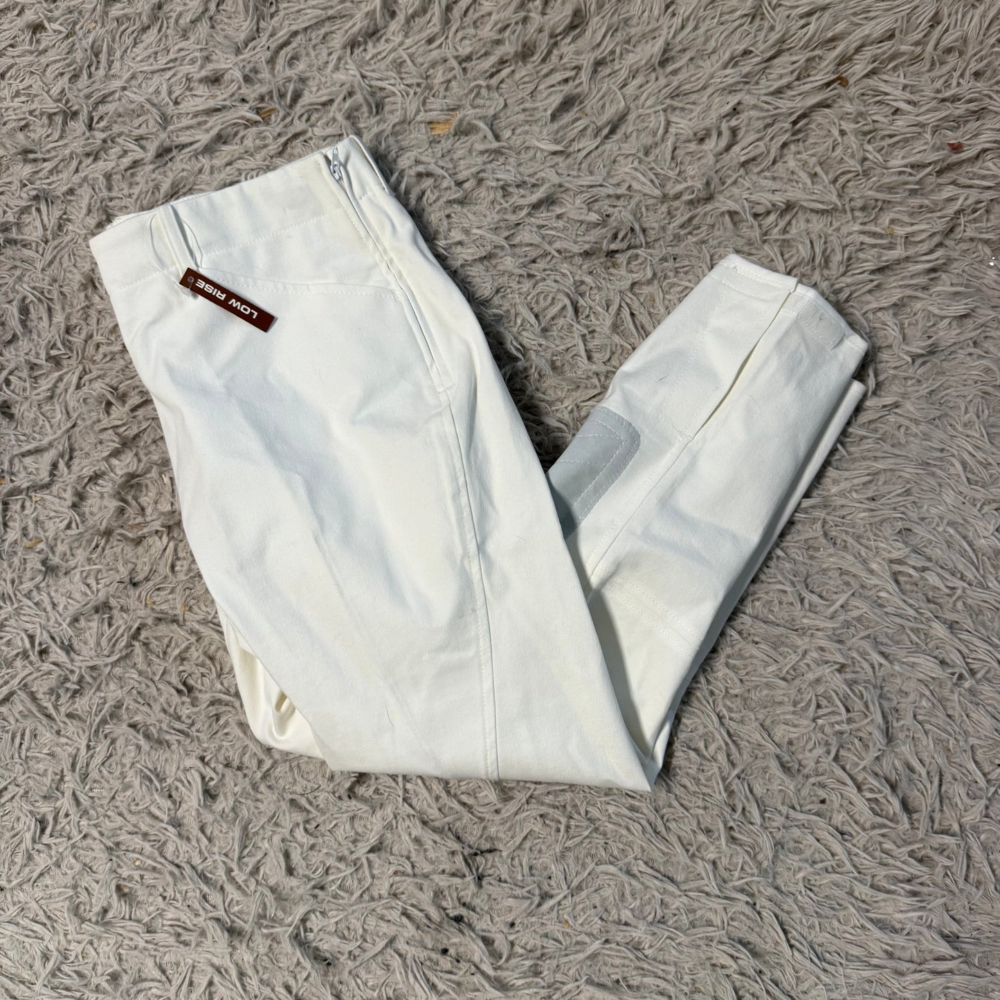 New Women’s Size 30R White Tailored Sportsman Knee Patch Breeches, Older Style