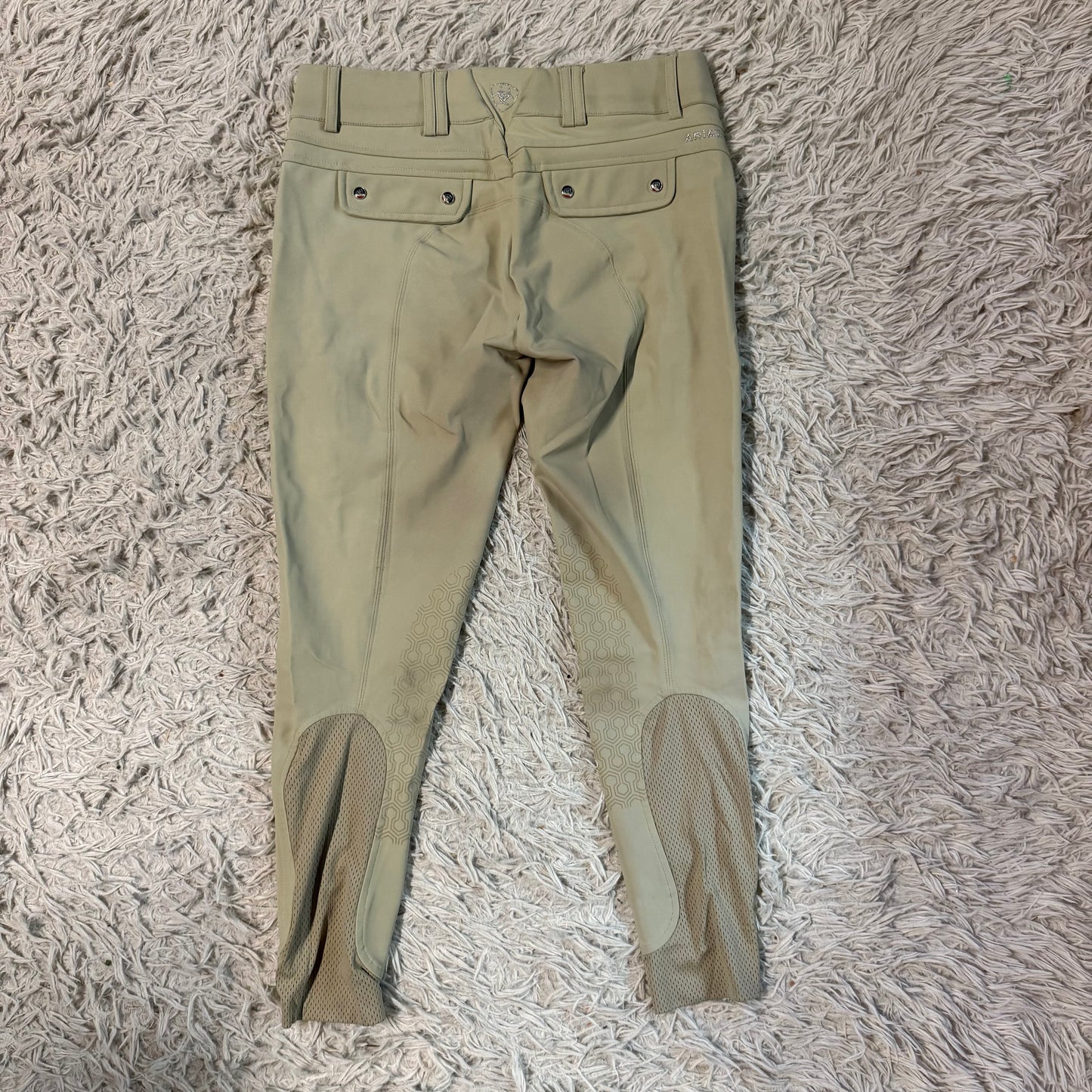 Women’s Size 30R Tan Ariat Knee Patch Horseback Riding Breeches