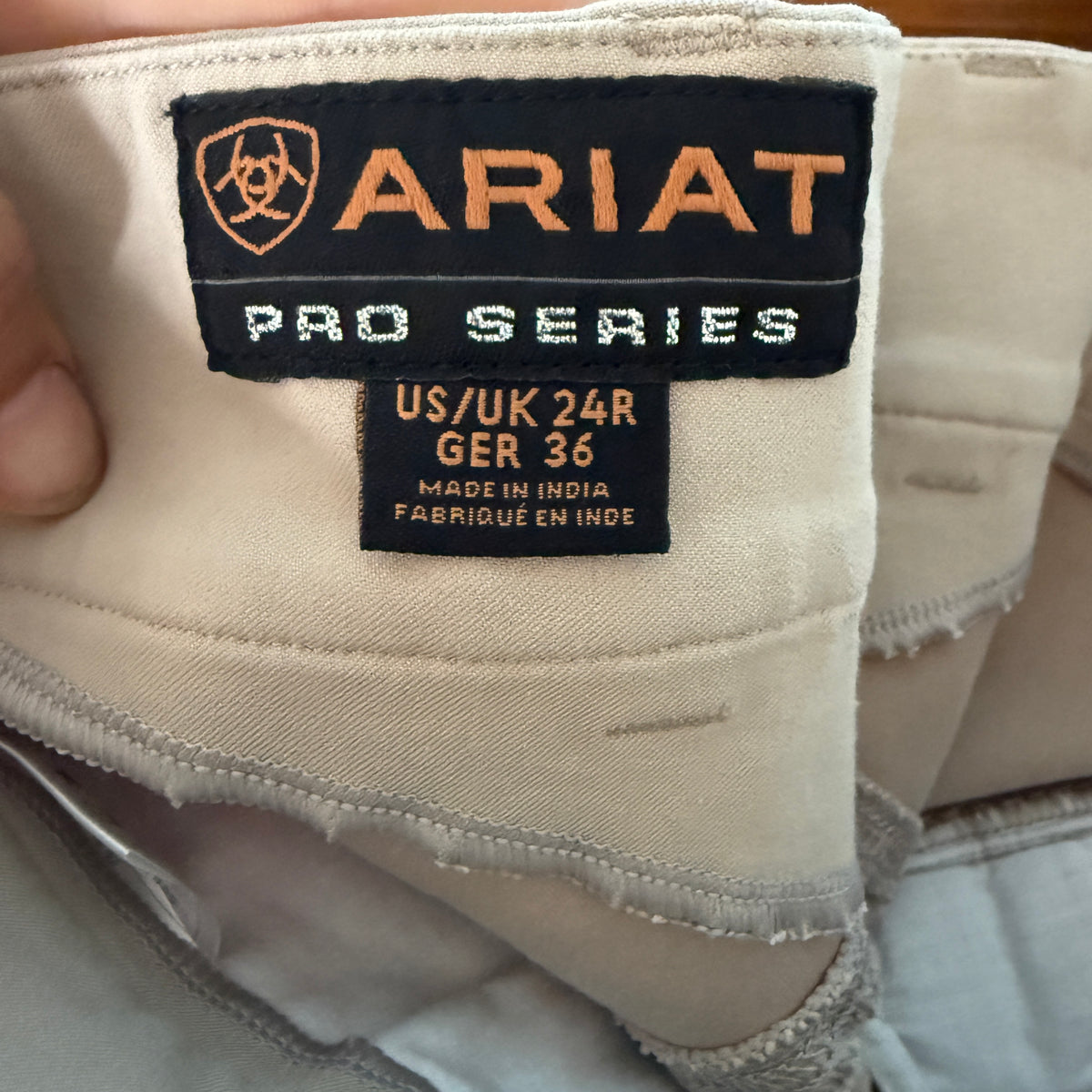 Women’s Size 24R Tan Ariat Knee Patch Horseback Riding Breeches