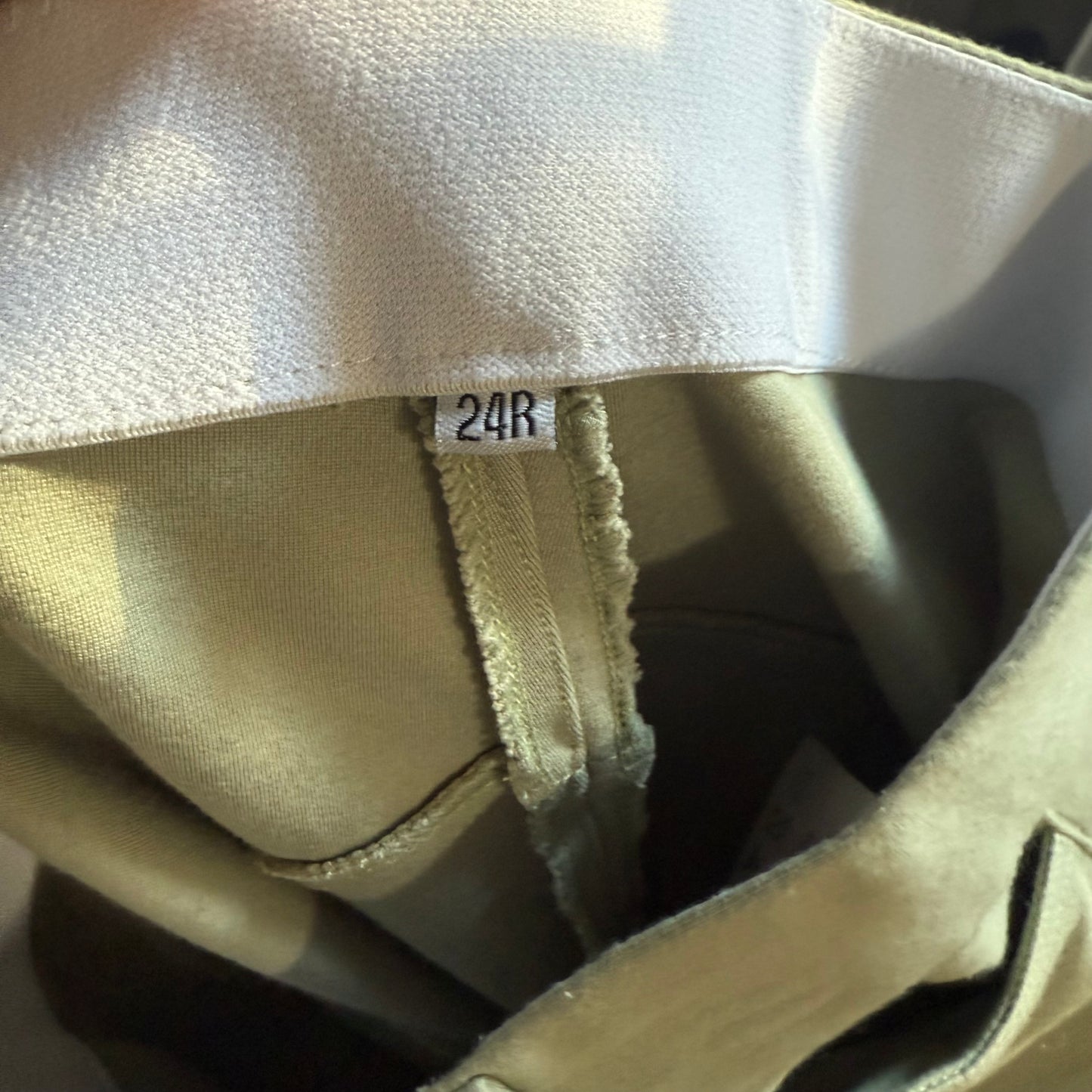 Women’s Size 24R Tan Smartpak Piper Knee Patch Horseback Riding Breeches