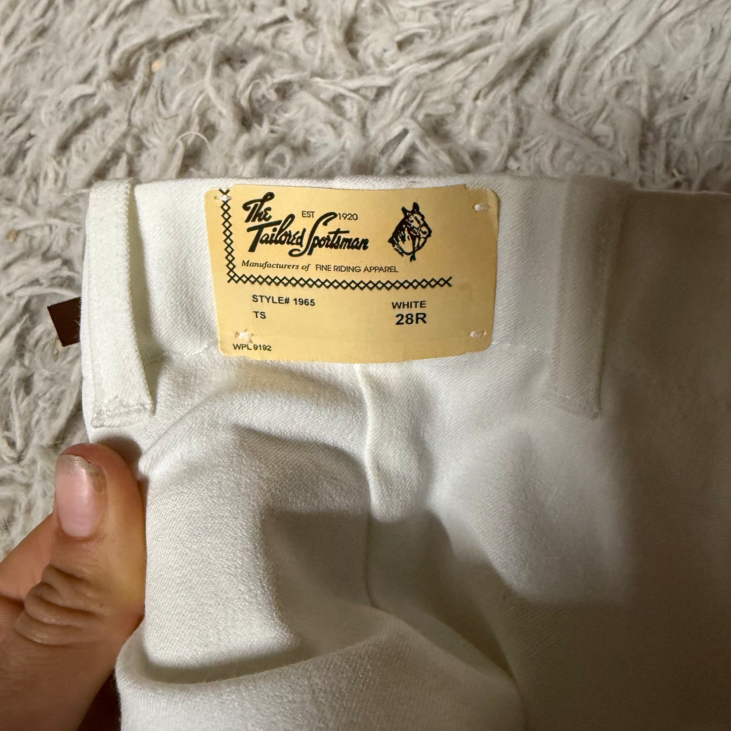 New Women’s Size 28R White Tailored Sportsman Knee Patch Breeches, Older Style