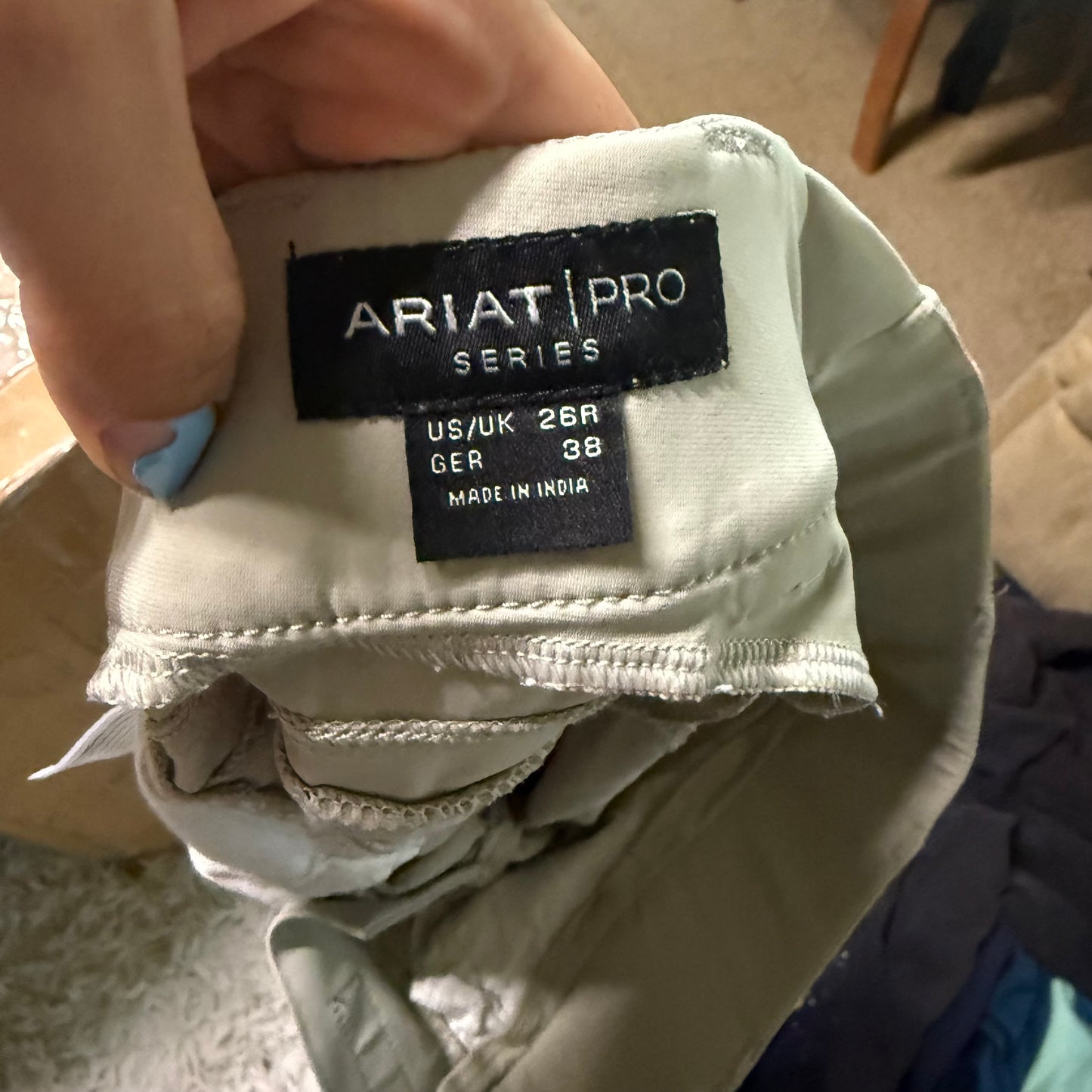 Women’s Size 26R Tan Ariat Knee Patch Horseback Riding Breeches