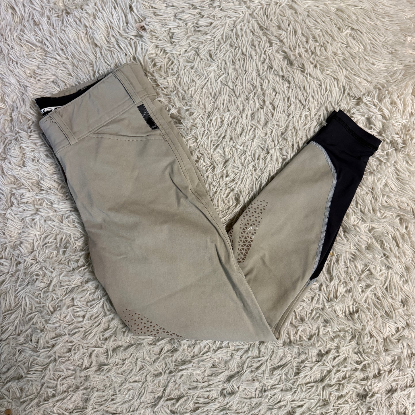 Women’s Size 27R Tan Struck Knee Patch Horseback Riding Breeches
