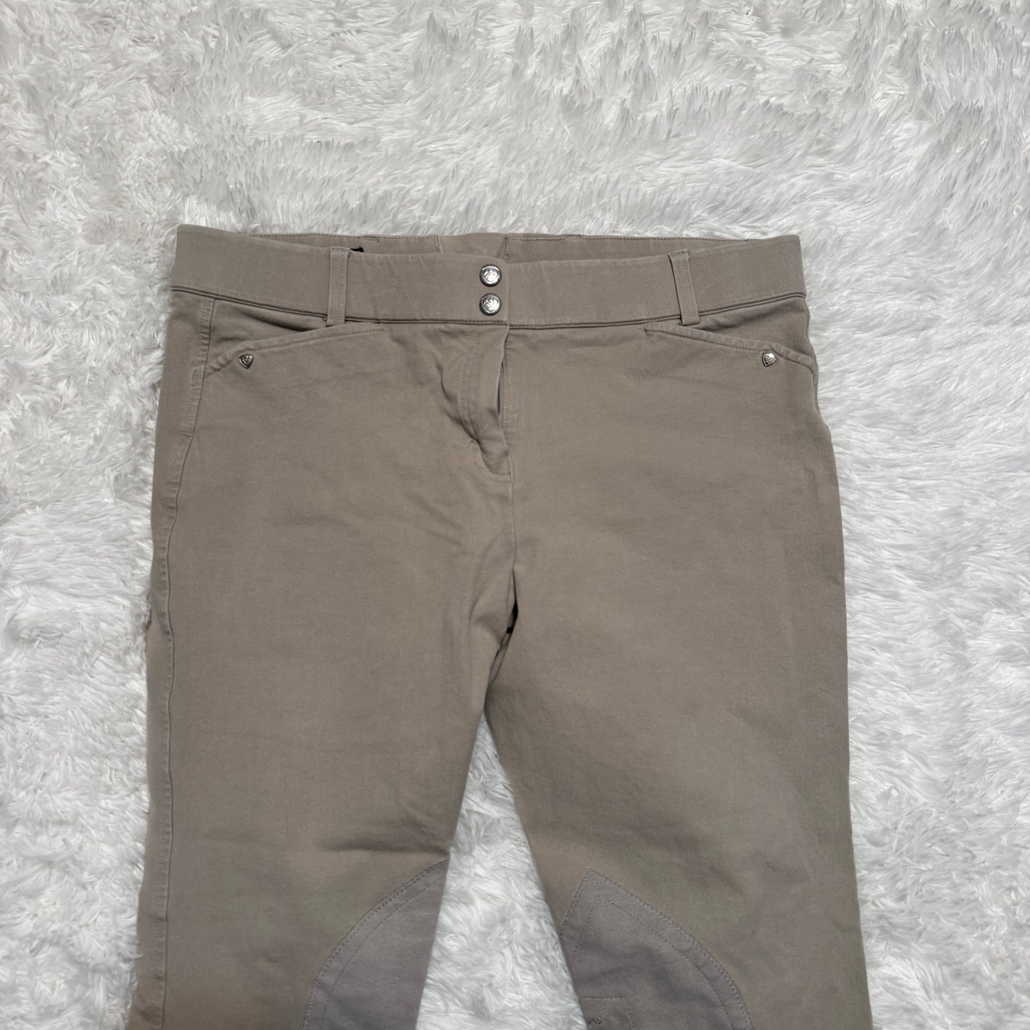 Women’s Size 34R Tan Ariat Knee Patch Horseback Riding Breeches