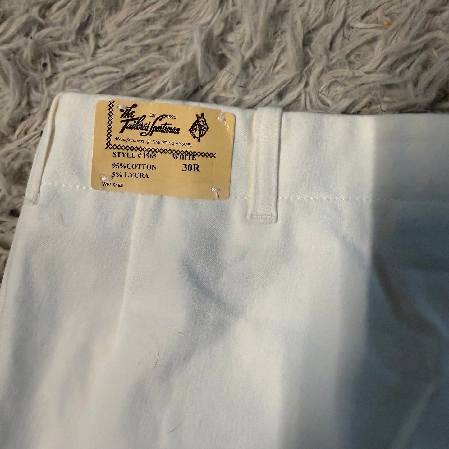 New Women’s Size 30R White Tailored Sportsman Knee Patch Breeches, Older Style